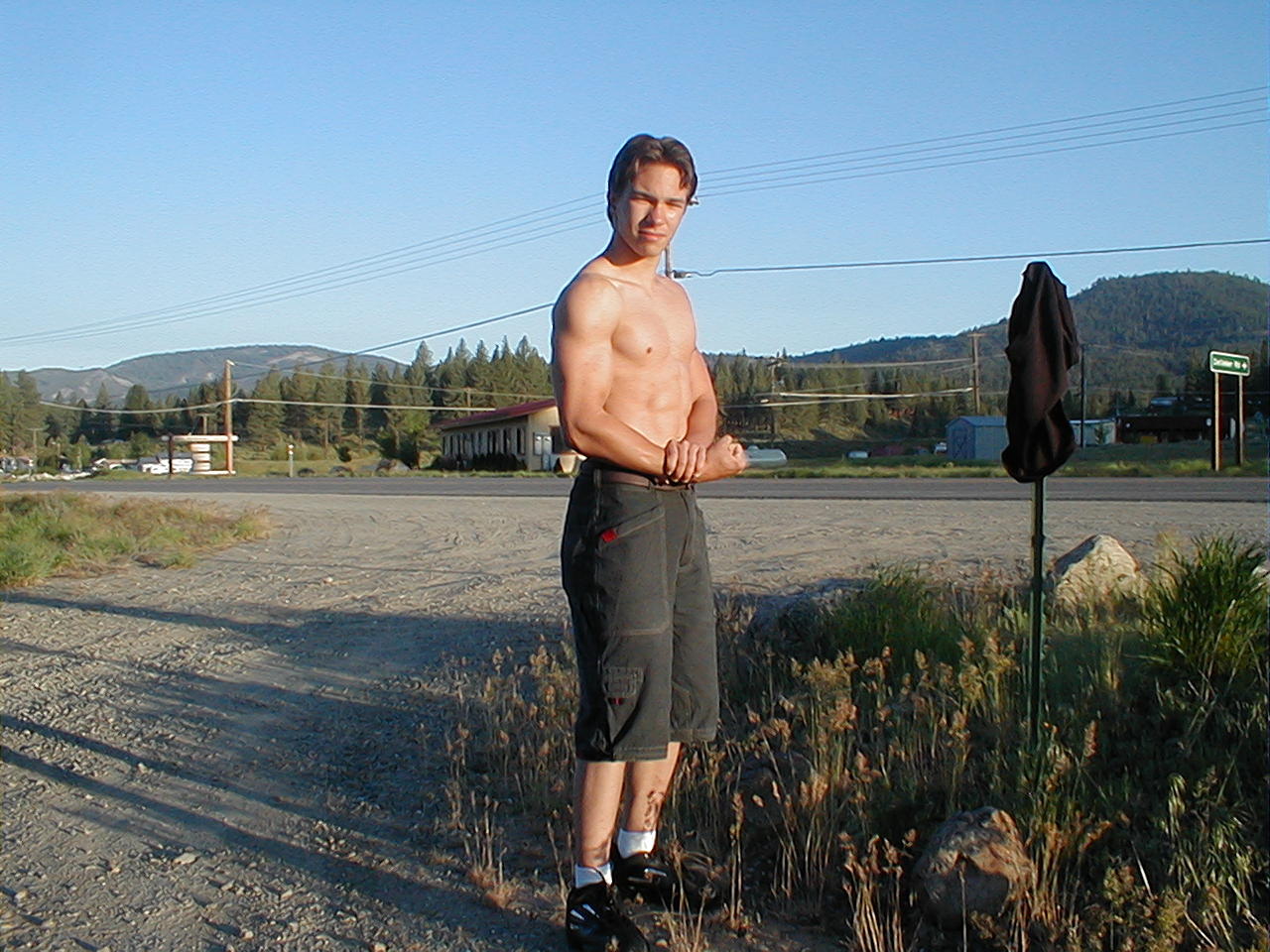 sean-sidechest-may2003.jpg